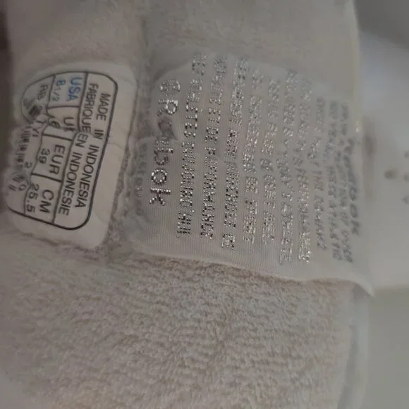 **NEW REEBOK CLASSIC FREESTYLE HI TOP SNEAKERS** Size 8.5 - Picture 2 of 8